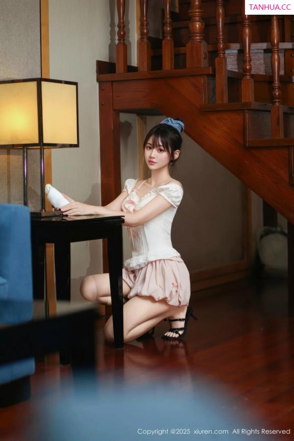   [XiuRen]高清写真图 2025.09.05 No.10730 炎恬kitty 粉色连衣短裙第4张图片